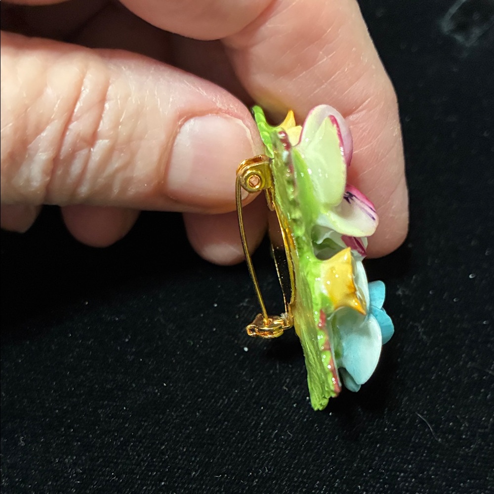 Vintage Multicolor Floral Enamel Brooch - Pink, Blue & Yellow Flower Pin - Picture 8 of 10